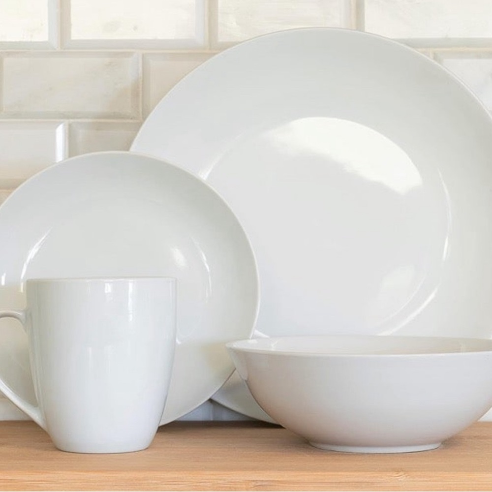 Dinnerware Set - Picture 2 of 9
